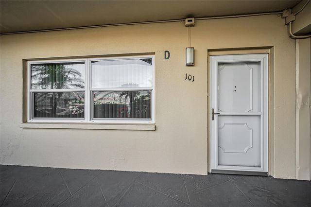 5750 80TH STREET N D101, St Petersburg, FL 33709