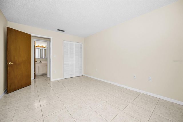 5750 80TH STREET N D101, St Petersburg, FL 33709