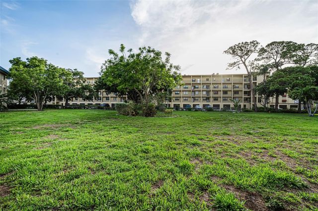 5750 80TH STREET N D101, St Petersburg, FL 33709