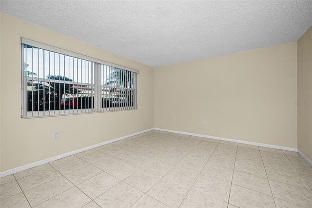 5750 80TH STREET N D101, St Petersburg, FL 33709