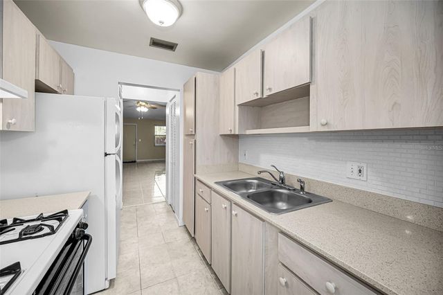 5750 80TH STREET N D101, St Petersburg, FL 33709