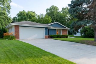 15125 W Fenway DRIVE, New Berlin, WI 53151