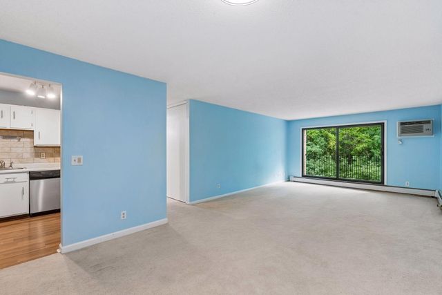 1887 Silver Bell Road 214, Eagan, MN 55122