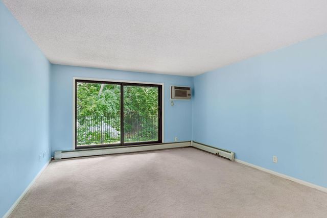 1887 Silver Bell Road 214, Eagan, MN 55122