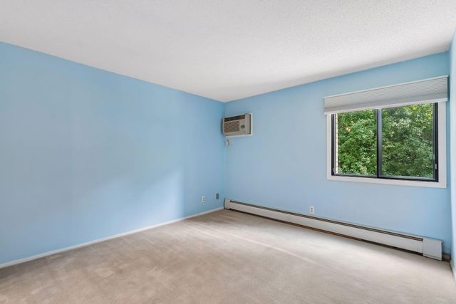 1887 Silver Bell Road 214, Eagan, MN 55122
