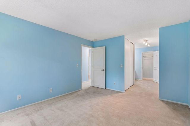1887 Silver Bell Road 214, Eagan, MN 55122
