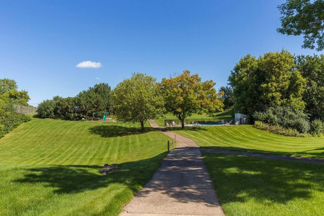 1887 Silver Bell Road 214, Eagan, MN 55122