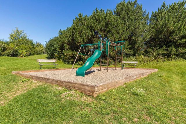 1887 Silver Bell Road 214, Eagan, MN 55122