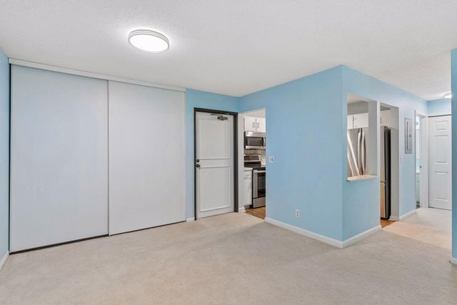 1887 Silver Bell Road 214, Eagan, MN 55122