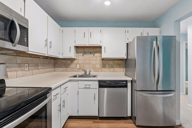 1887 Silver Bell Road 214, Eagan, MN 55122