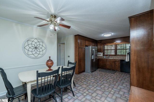 17 Runnymede Road, Greenville, SC 29615