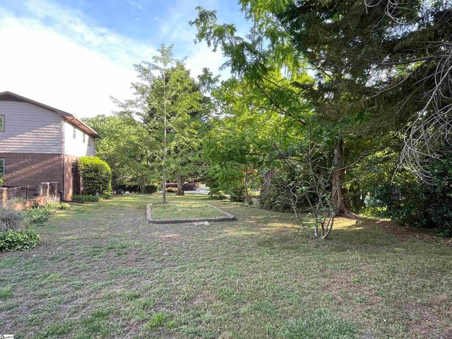 17 Runnymede Road, Greenville, SC 29615