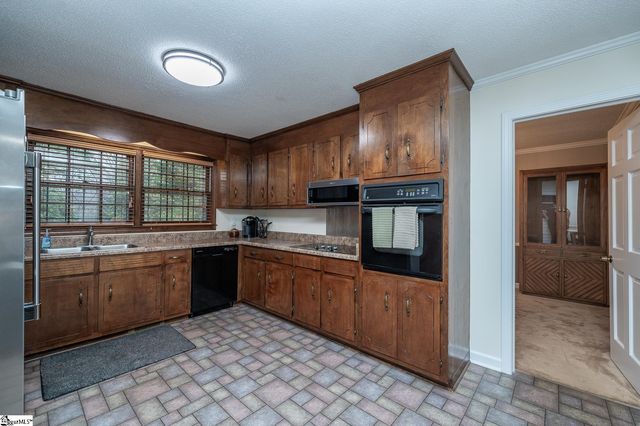 17 Runnymede Road, Greenville, SC 29615