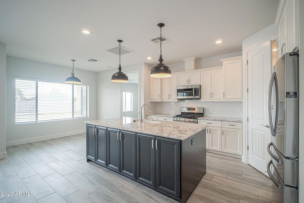 1266 E CACTUS Court E, Casa Grande, AZ 85122 — photo 2