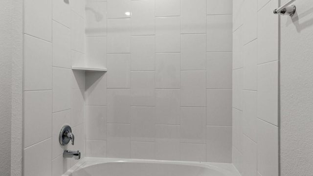 1334 Isola Bella Drive, Richmond, TX 77406