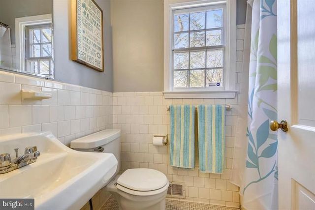 5806 KENMORE RD, Baltimore, MD 21210