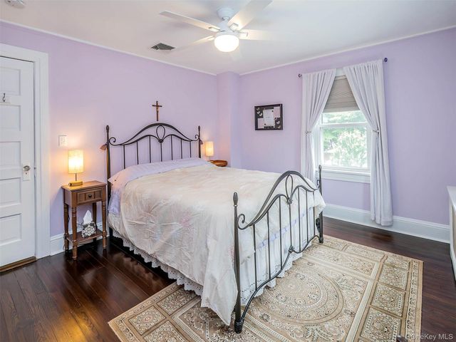 1 Raymond Street, Glen Cove, NY 11542