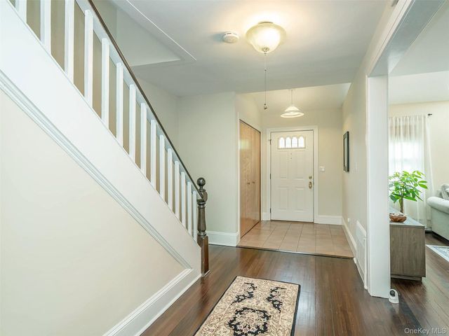 1 Raymond Street, Glen Cove, NY 11542