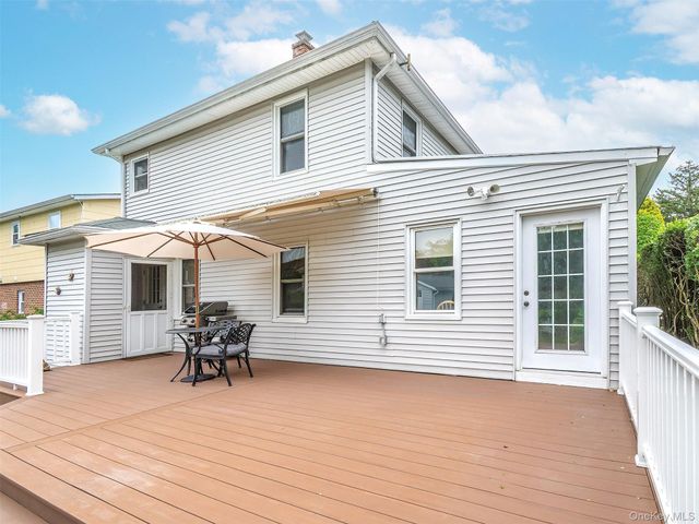 1 Raymond Street, Glen Cove, NY 11542