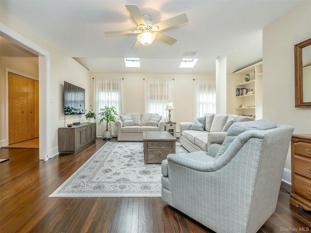 1 Raymond Street, Glen Cove, NY 11542