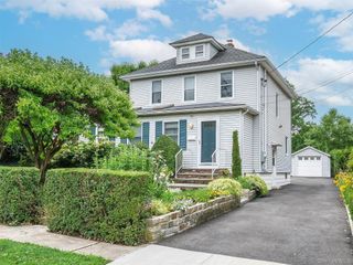 1 Raymond Street, Glen Cove, NY 11542