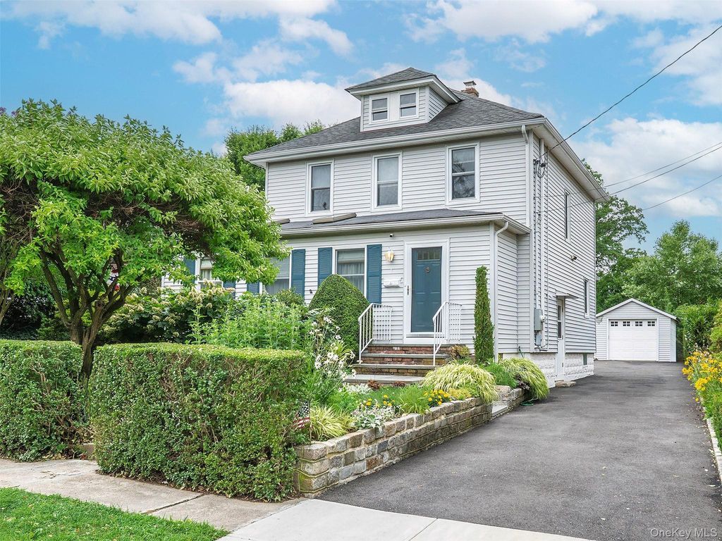 1 Raymond Street, Glen Cove, NY 11542
