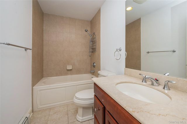 22 Meadow Court, Oakdale, NY 11769