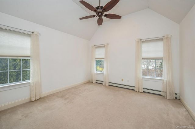 22 Meadow Court, Oakdale, NY 11769