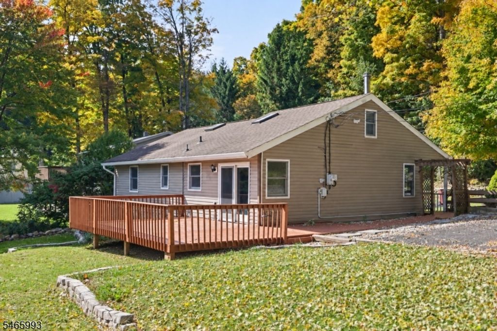 543 Terrace Dr, Vernon Twp., NJ 07422 — photo 2