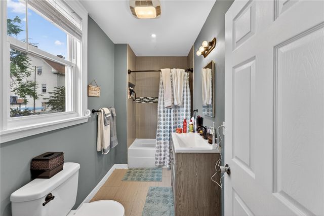 15 Armington St Street, Providence, RI 02908