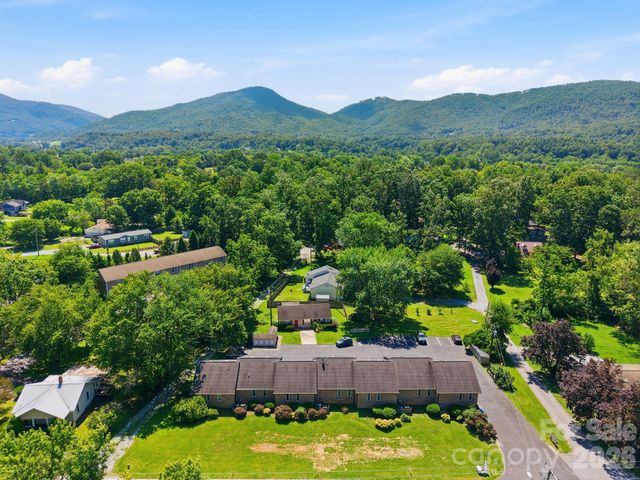 5 Country Gardens Drive, Fletcher, NC 28732