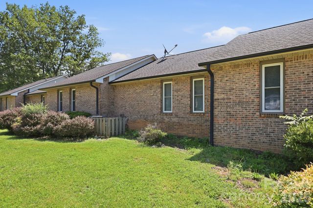 5 Country Gardens Drive, Fletcher, NC 28732