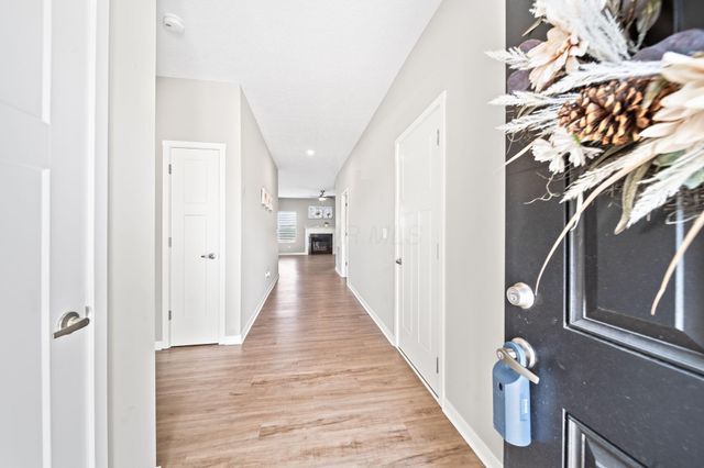 5332 Karst Circle, Ashville, OH 43103