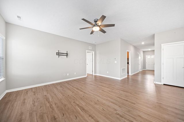 5332 Karst Circle, Ashville, OH 43103