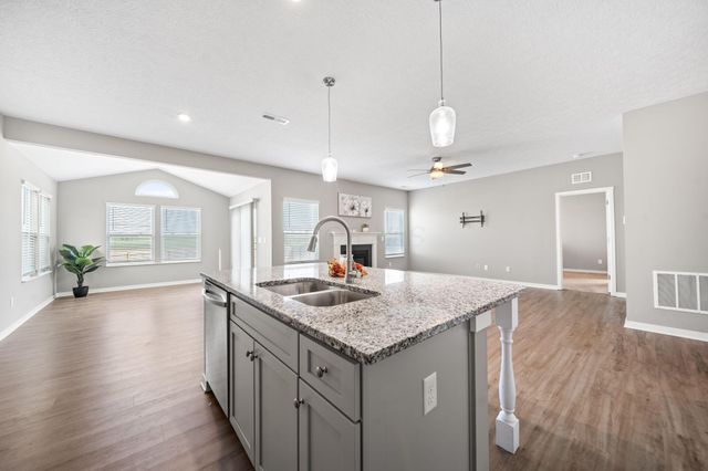 5332 Karst Circle, Ashville, OH 43103