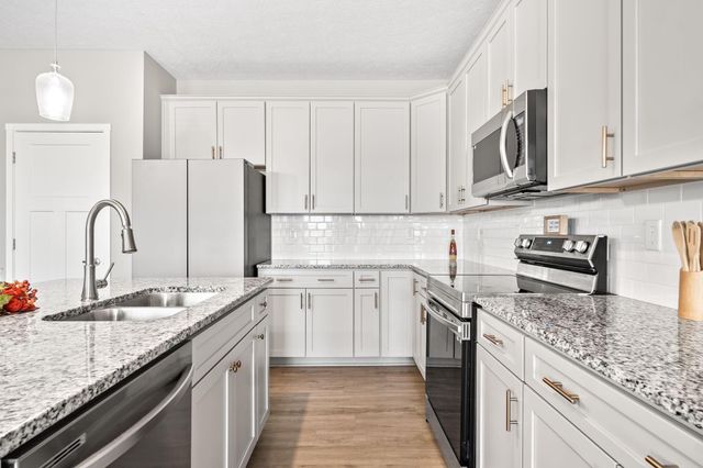 5332 Karst Circle, Ashville, OH 43103