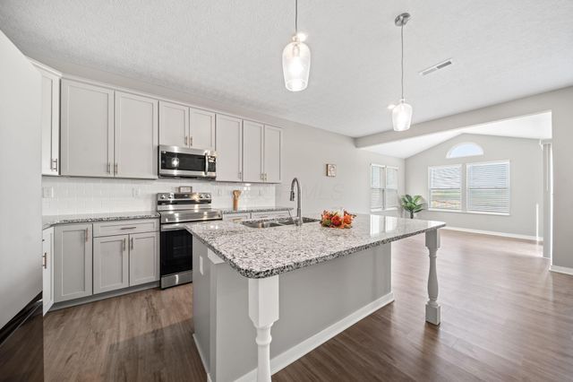 5332 Karst Circle, Ashville, OH 43103