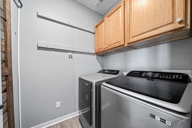 5332 Karst Circle, Ashville, OH 43103