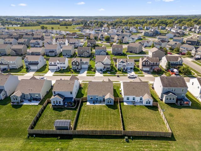 5332 Karst Circle, Ashville, OH 43103