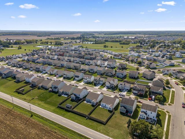 5332 Karst Circle, Ashville, OH 43103