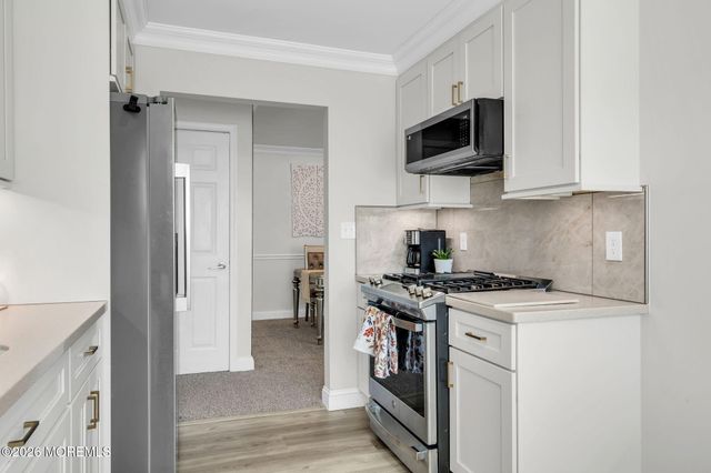 66 Briarwood Court, Howell, NJ 07731