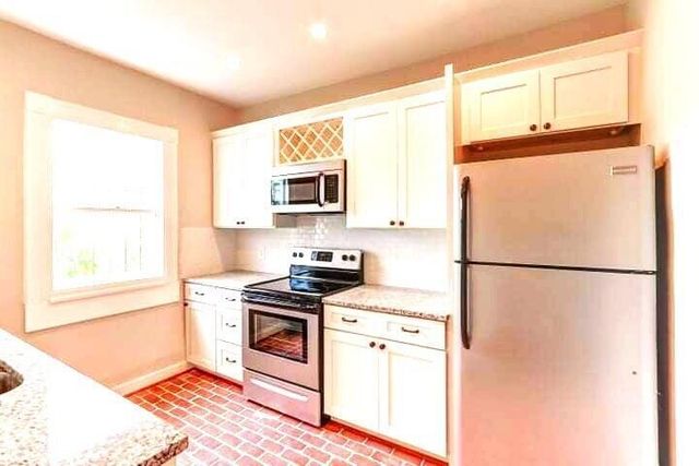 65 Vanderhorst Street Apt J, Charleston, SC 29403