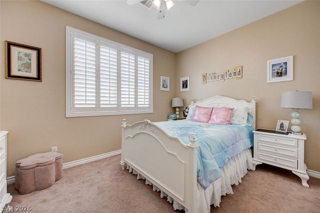 1076 Crescent Falls Street, Henderson, NV 89011