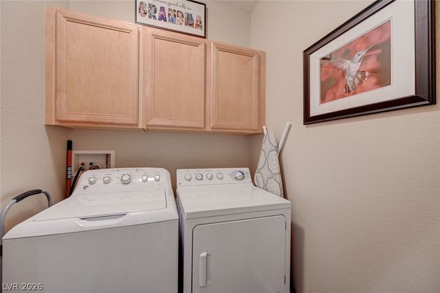 1076 Crescent Falls Street, Henderson, NV 89011