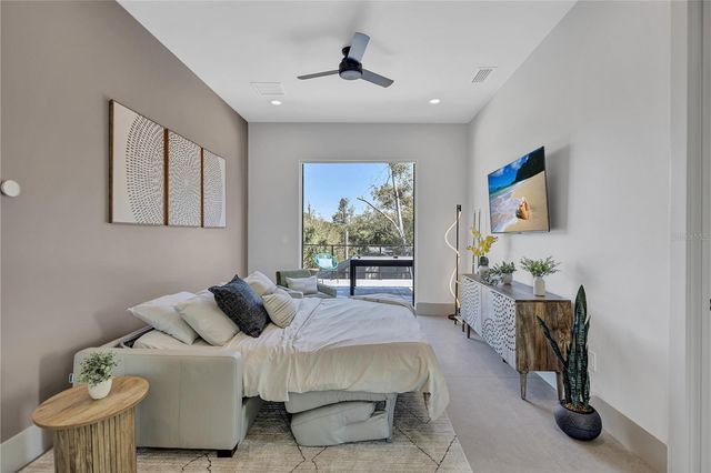 275 LIME CIRCLE, Sarasota, FL 34237