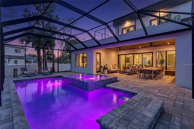 275 LIME CIRCLE, Sarasota, FL 34237