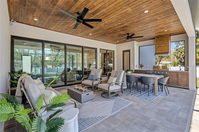 275 LIME CIRCLE, Sarasota, FL 34237