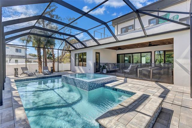 275 LIME CIRCLE, Sarasota, FL 34237
