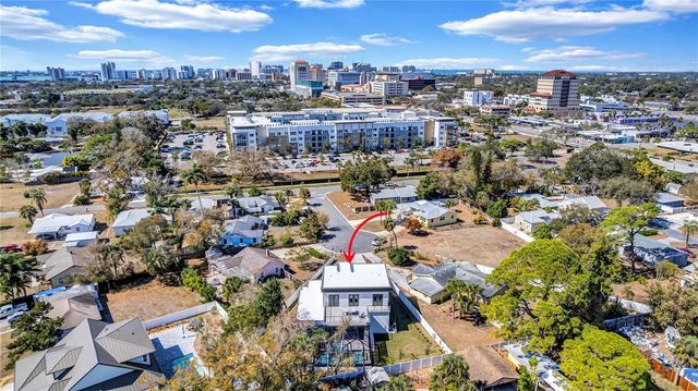 275 LIME CIRCLE, Sarasota, FL 34237