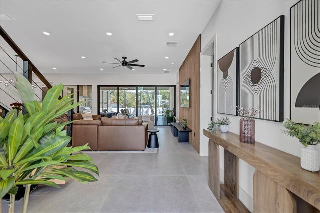 275 LIME CIRCLE, Sarasota, FL 34237